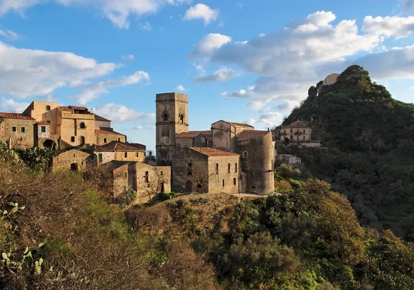 Mittelalterliches Dorf savoca in Sizilien, Italien, bei Sonnenuntergang — Stockfoto