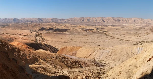 Il grande cratere (Makhtesh Gadol) nel deserto del Negev — Foto Stock