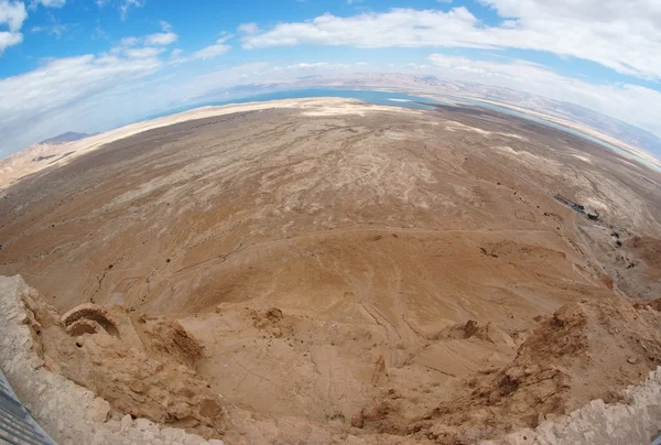 "Риб'яче око" Перегляд пустельний ландшафт на березі Мертвого моря — стокове фото