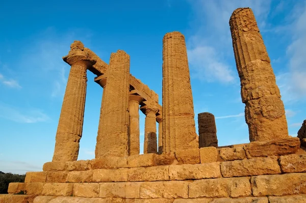 Kolonnade des Hera (Juno) Tempels in Agrigent, Sizilien, Italien — Stockfoto