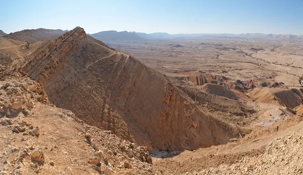 Kanyon Makhtesh Gadol (büyük krater) İsrail'çöl — Stok fotoğraf