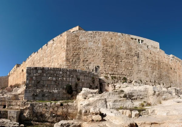 Canto de Jerusalém Muro da cidade velha perto do portão do esterco — Fotografia de Stock