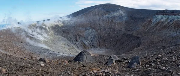 大 (窝) 火山口的布尔诺意大利西西里岛附近的小岛 — 图库照片