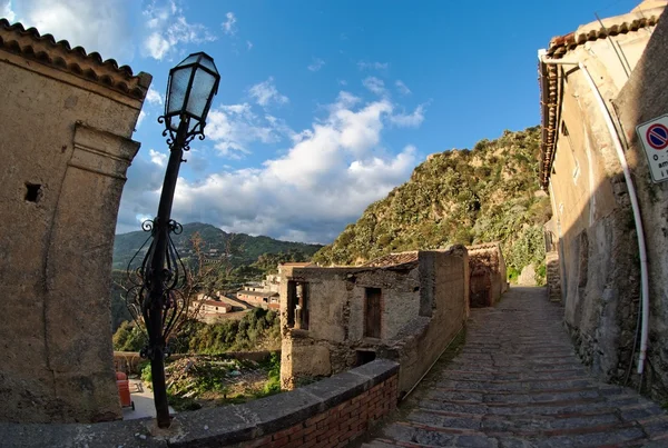 Vista de Fisheye del pueblo de Savoca en Sicilia al atardecer —  Fotos de Stock