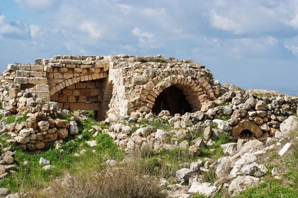 Ερείπια των σταυροφόρων κάστρο bayt itab κοντά στην Ιερουσαλήμ, Ισραήλ — Φωτογραφία Αρχείου