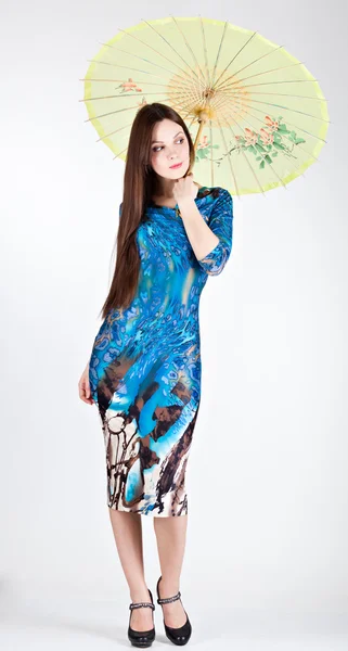 Donna con ombrello cinese — Foto Stock