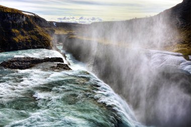 İzlandalı yataygullfoss Şelalesi