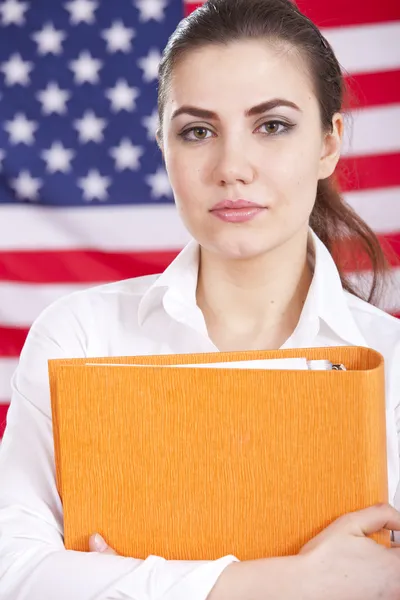 Student wegen amerikanischer Flagge — Stockfoto