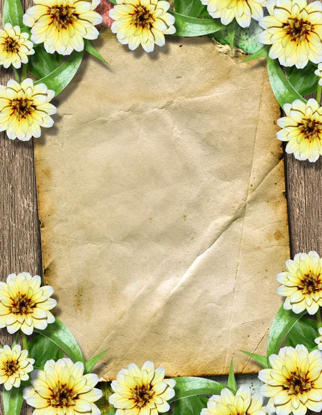 Παλιό χαρτί με μπουκέτο λουλούδια στο το αμουδερές αφηρημένο grunge — Φωτογραφία Αρχείου