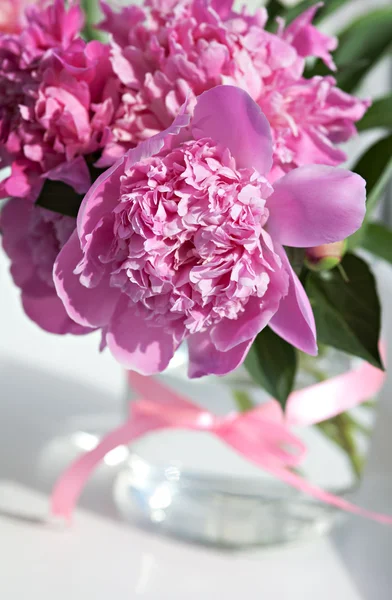 Boeket van pioenrozen bloemen — Stockfoto