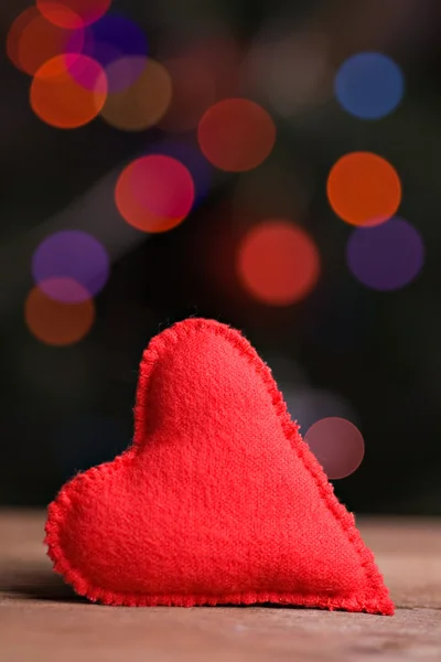 Artesanal coração têxtil vermelho — Fotografia de Stock
