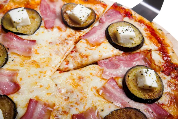 Pizza with eggplant — Stock Photo, Image