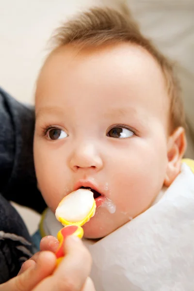 Eten baby — Stockfoto