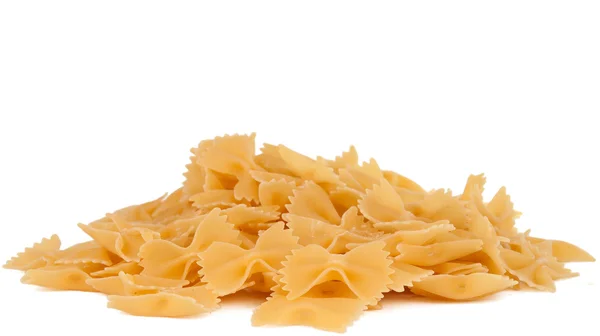Heap Farfalle pasta isolerad på vit bakgrund — Stockfoto