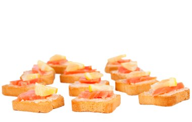 crostinis füme somon ile