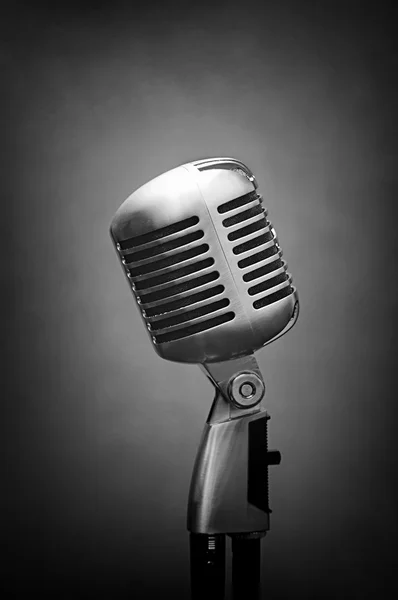 Mikrofon wokalny studio szary — Zdjęcie stockowe