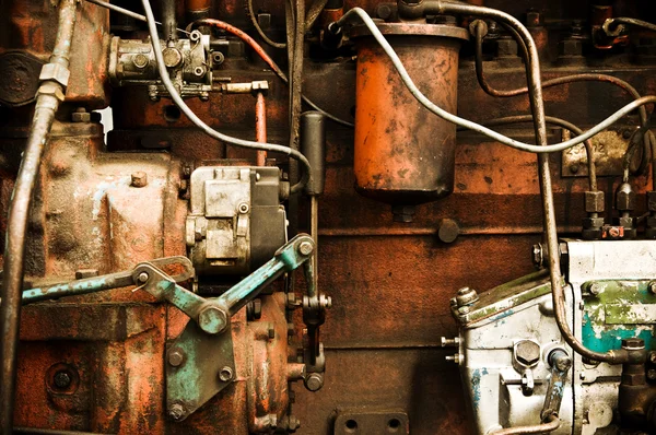 Μέρος της μια παλιά μηχανή αυτοκινήτων旧的车引擎的一部分. — 图库照片