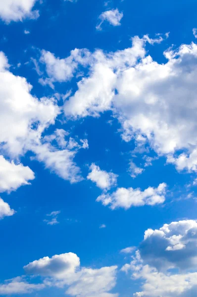 Hintergrund abstrakt: blauer Himmel und Wolken — Stockfoto