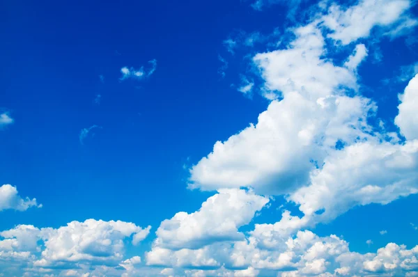 摘要背景 ︰ 蓝蓝的天空和云 — 图库照片