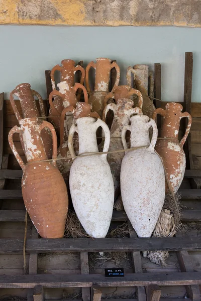 The ancient amphora — Stock Photo, Image