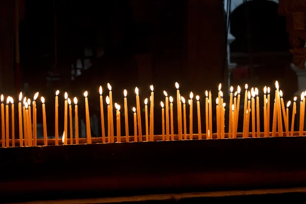 Svíčky v kostele Svatého hrobu, Jeruzalém {"w": 400, "h": 267} svíčky v kostele Svatého hrobu, Jeruzalém — Stock fotografie