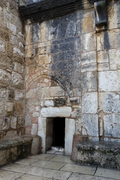 Vchod do kostela Narození Páně, betlém, Palestina — Stock fotografie