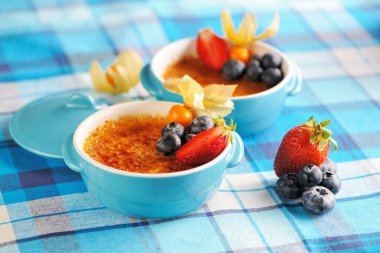 Creme brulee (krem brulee, yanık kremi)