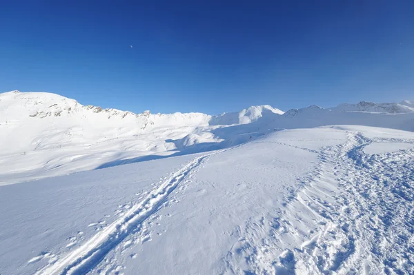 冬季有雪的山脉 — 图库照片