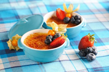 Creme brulee (krem brulee, yanık kremi)