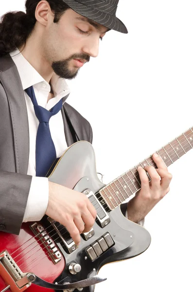 Giovane chitarrista isolato su bianco — Foto Stock