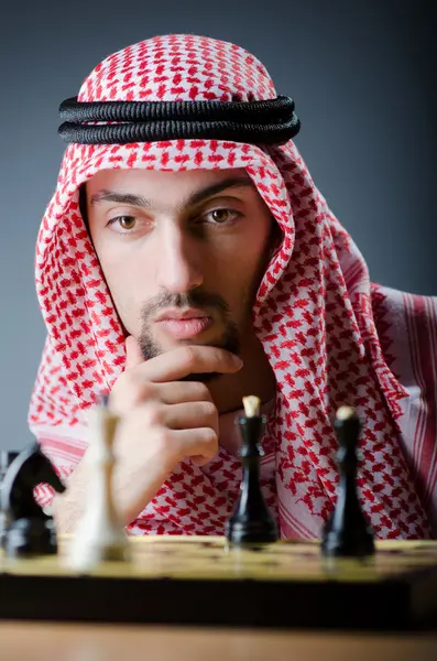 Oyunu oynuyor satranç oyuncusu — Stok fotoğraf