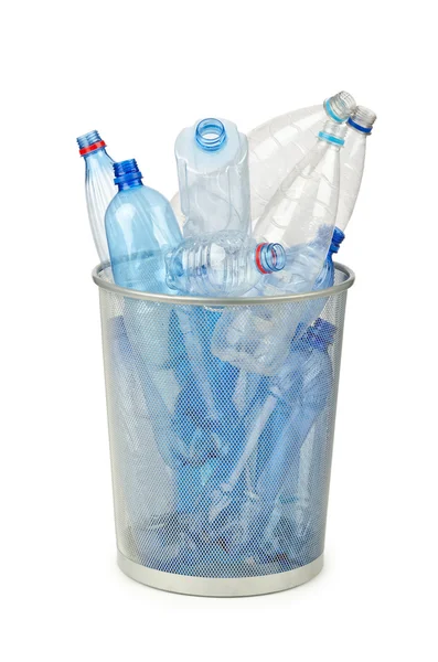 Lege plastic flessen water op wit — Stockfoto