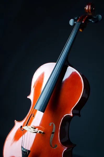 Музыкальная концепция крупным планом виолончели — стоковое фото