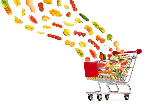 Élelmiszer-ipari termékek repül ki a bevásárlókosár — Stock Fotó