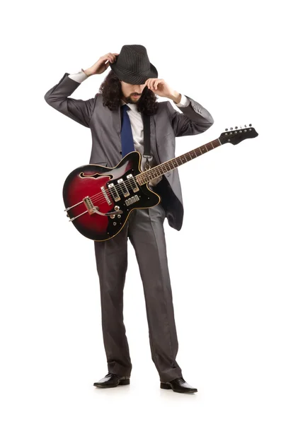 Mladý kytarista izolovaný na bílém — Stock fotografie