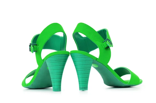 Зеленая женская обувь в концепции моды — стоковое фото