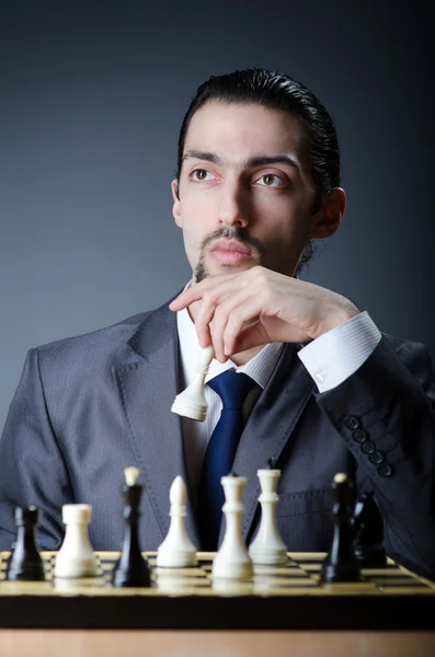 그의 게임 체스 선수 — 스톡 사진