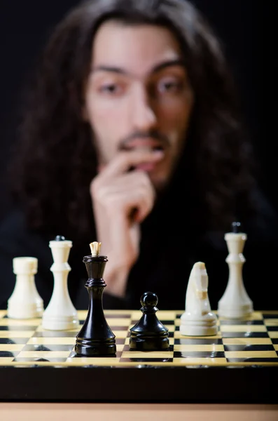 Jego gra szachista — Zdjęcie stockowe