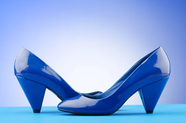 Женская обувь в концепции моды — стоковое фото