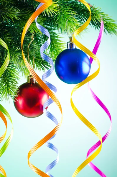 Baubles, a karácsonyfa az ünnep fogalma — Stock Fotó