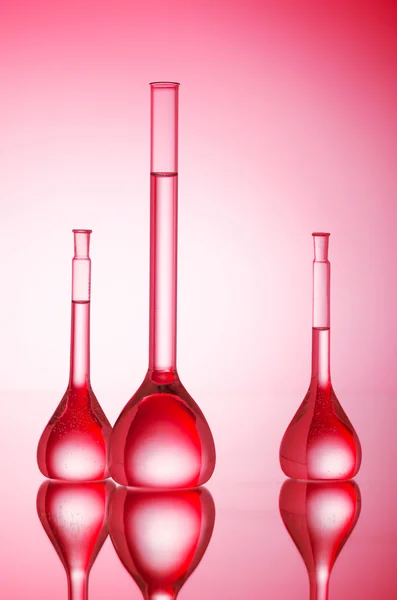 Kemiska glas slangar i lab — Stockfoto