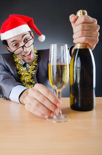 Pijany biznesmen after party urzędu Boże Narodzenie — Zdjęcie stockowe