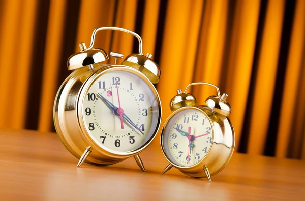 目覚まし時計と時間の概念 — ストック写真