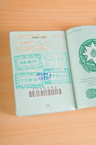 Passaporto con timbri aeroportuali — Foto Stock