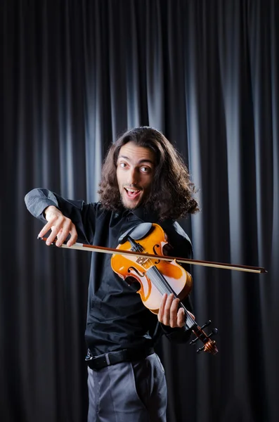 Giovane violinista che suona — Foto Stock