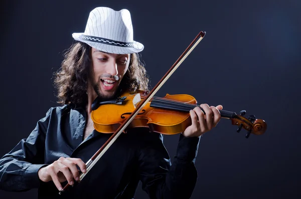 Цыганский скрипач в студии — стоковое фото
