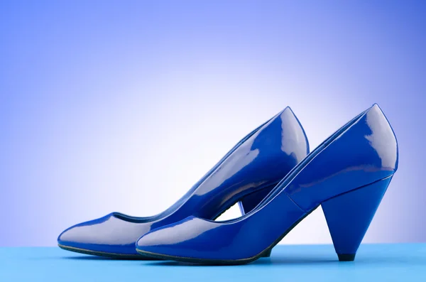 Buty kobiece kobieta koncepcja moda — Zdjęcie stockowe
