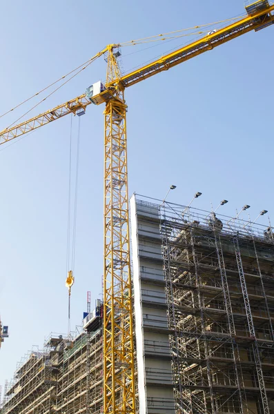 Baukran auf der Baustelle — Stockfoto