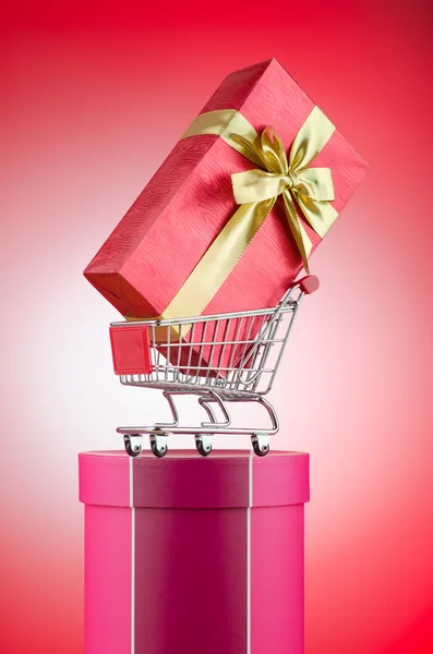 Weihnachtseinkaufskonzept mit Warenkorb — Stockfoto
