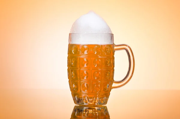 Beer glass on the table — Stock Photo, Image